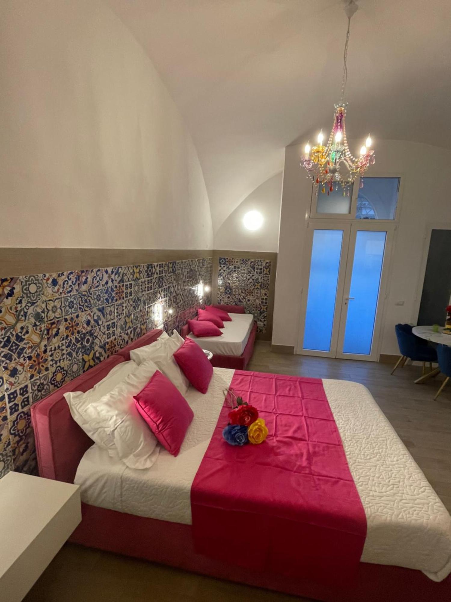 San Nicola Suite & Mini Apartment ซอร์เรนโต ภายนอก รูปภาพ
