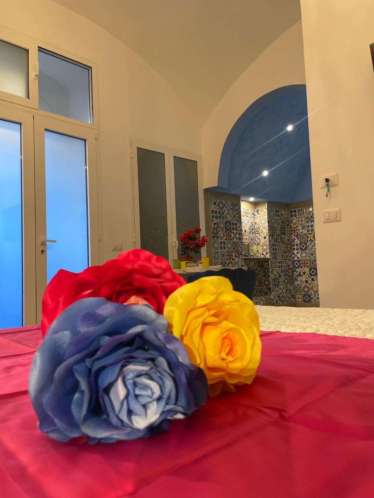 San Nicola Suite & Mini Apartment ซอร์เรนโต ภายนอก รูปภาพ